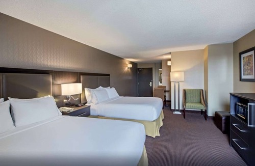 Regina Hotel | Quality Inn & Suites Regina Downtown
