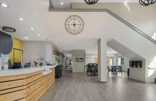 Roanoke Hotel | Quality Inn & Suites Roanoke - Fort Worth North