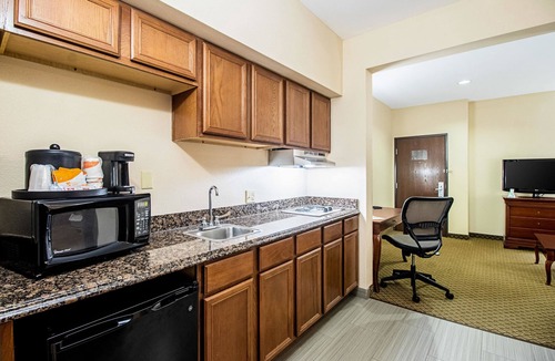 Robstown Hotel | Quality Inn & Suites Robstown