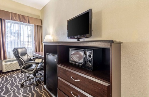 Southport Hotel | Quality Inn & Suites Southport