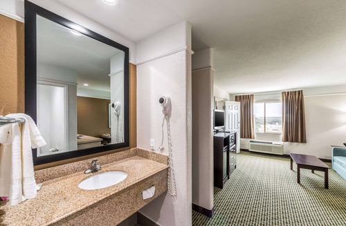 San Antonio Hotel | Quality Inn & Suites SeaWorld North