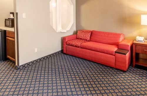 Seville Hotel | Quality Inn & Suites Seville