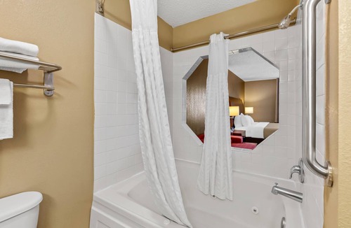 Seville Hotel | Quality Inn & Suites Seville
