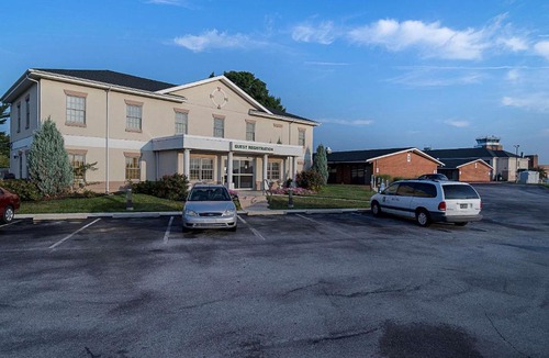 New Castle Hotel | Quality Inn & Suites Skyways