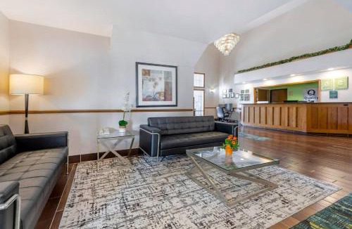 Stoughton Hotel | Quality Inn & Suites Stoughton - Madison South