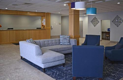 East Syracuse Hotel | Quality Inn & Suites Syracuse - Carrier Circle