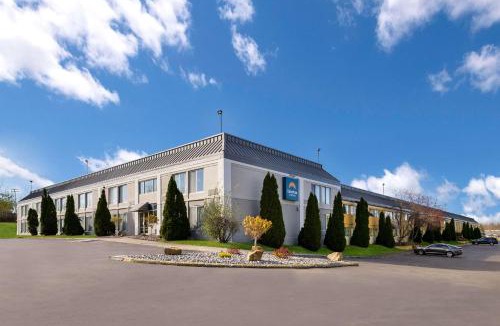 Lindbergh Lawns Hotel | Quality Inn & Suites Syracuse Fairgrounds