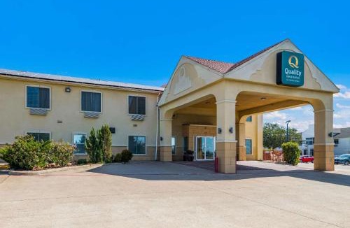Terrell Hotel | Quality Inn & Suites Terrell