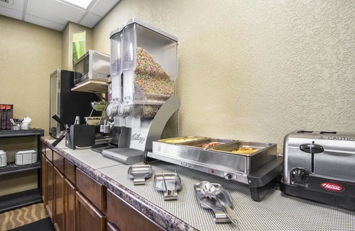 Thompson Hotel | Quality Inn & Suites Thompson
