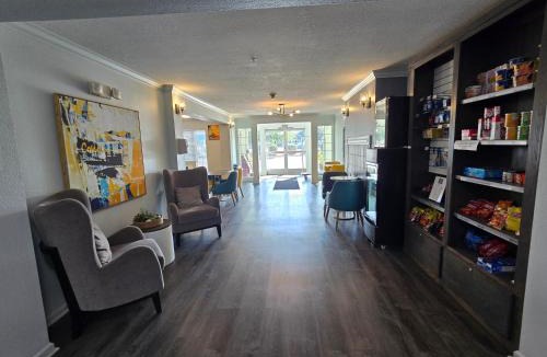 Tulare Hotel | Quality Inn & Suites Tulare