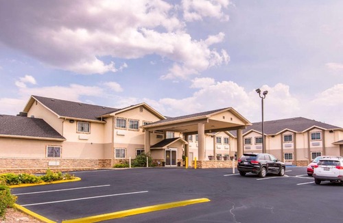 Laramie Hotel | Quality Inn & Suites University