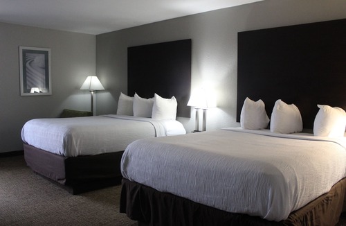 Muncie Hotel | Quality Inn & Suites University Area