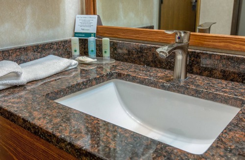 Laramie Hotel | Quality Inn & Suites University