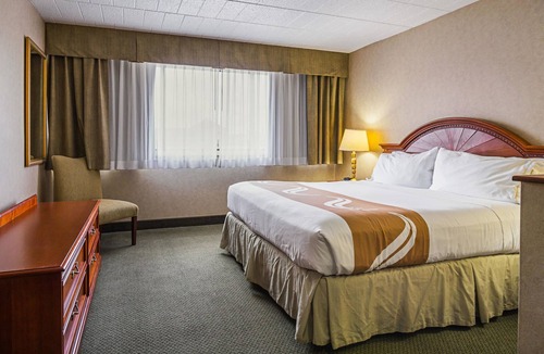 Altoona Hotel | Quality Inn & Suites