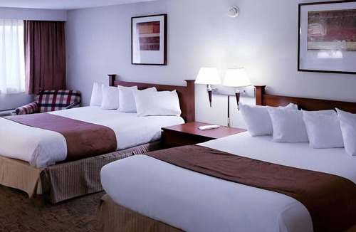 Black River Falls Hotel | Quality Inn & Suites Black River Falls I-94
