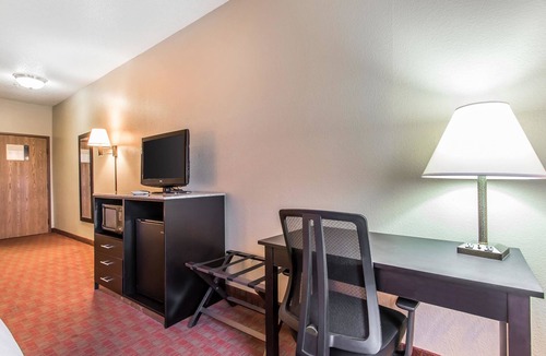 La Vergne Hotel | Quality Inn & Suites