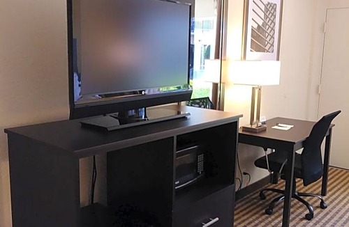 Laurel Hotel | Quality Inn & Suites