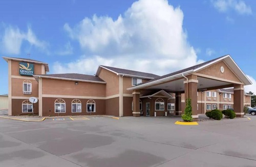 McCook Hotel | Quality Inn & Suites