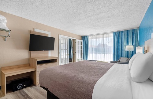 New Port Richey Hotel | Quality Inn & Suites Conference Center