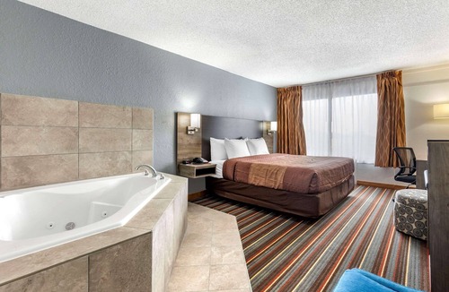 Sulphur Springs Hotel | Quality Inn & Suites Sulphur Springs