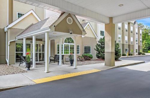Strabane Hotel | Quality Inn & Suites