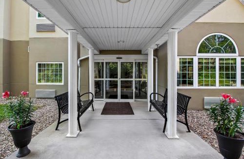 Strabane Hotel | Quality Inn & Suites