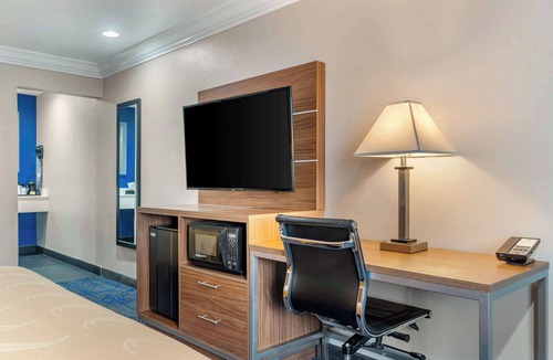 Nut Tree Hotel | Quality Inn & Suites Vacaville