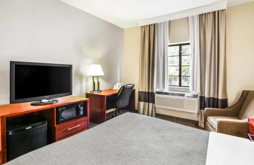 Eagle Hotel | Quality Inn & Suites Vail Valley