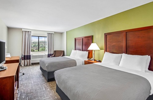 Eagle Hotel | Quality Inn & Suites Vail Valley