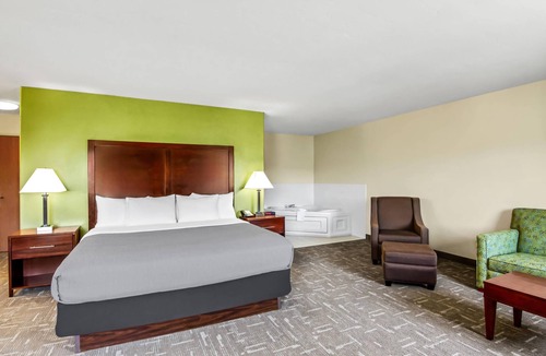 Eagle Hotel | Quality Inn & Suites Vail Valley