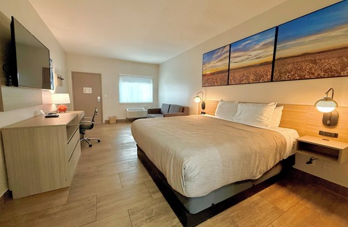 Victoria Hotel | Quality Inn & Suites Victoria South