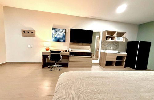 Victoria Hotel | Quality Inn & Suites Victoria South