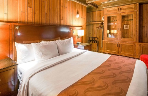 Virginia Hotel | Quality Inn & Suites Virginia MN