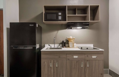 Bellmead Hotel | Quality Inn & Suites Waco North