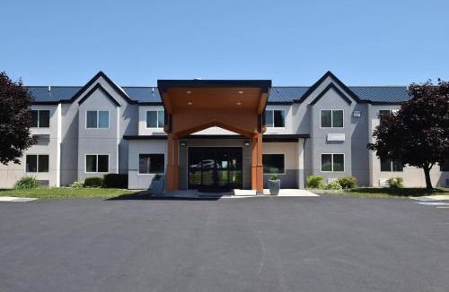 Calcium Hotel | Quality Inn & Suites Watertown Fort Drum