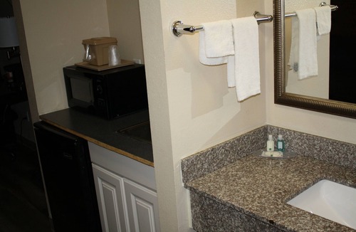 Wichita Falls Hotel | Quality Inn & Suites Wichita Falls I-44