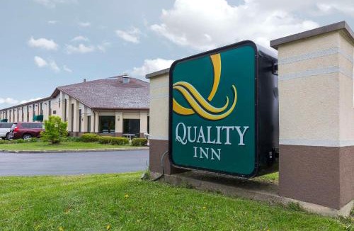 Sycamore Hotel | Quality Inn Sycamore - DeKalb