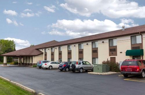 Sycamore Hotel | Quality Inn Sycamore - DeKalb