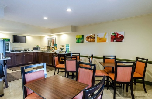 Roanoke Hotel | Quality Inn Tanglewood