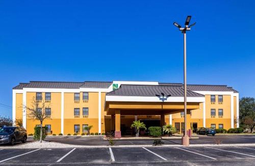Texas City Hotel | Quality Inn Texas City I-45