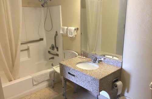 Thomson Hotel | Quality Inn Thomson