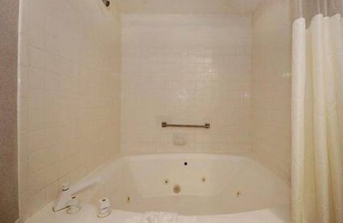 Tifton Hotel | Quality Inn Tifton