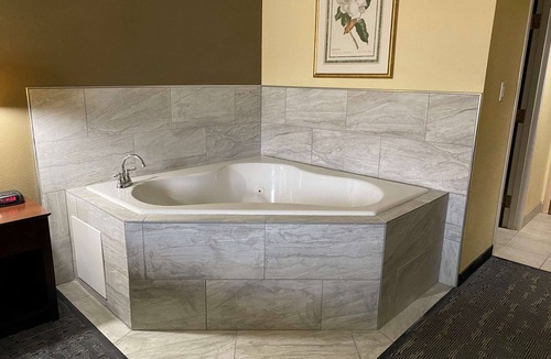 Toledo Hotel | Quality Inn Toledo Westgate