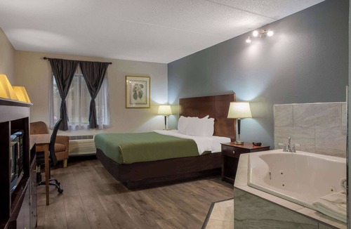 Toledo Hotel | Quality Inn Toledo Westgate