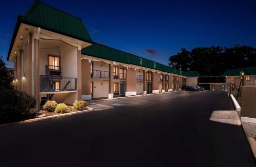 Tullahoma Hotel | Quality Inn Tullahoma