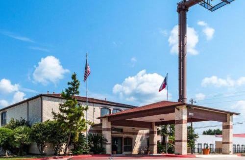San Marcos Hotel | Quality Inn University near Downtown