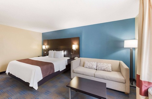 Upper Sandusky Hotel | Quality Inn Upper Sandusky