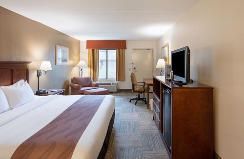 Easton Hotel | Quality Inn