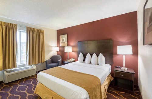 Kearney Hotel | Quality Inn