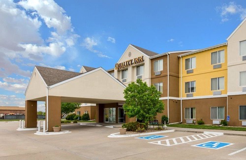 Kearney Hotel | Quality Inn